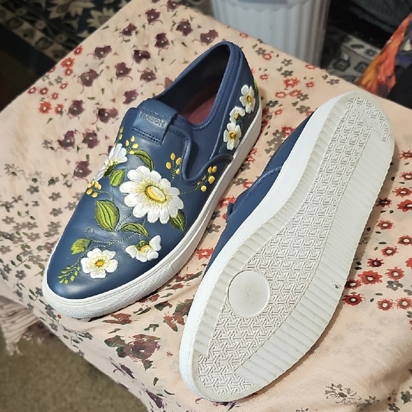 Mark Nason Blue Floral Embroidered Women's Loafers - Picture 2 of 2